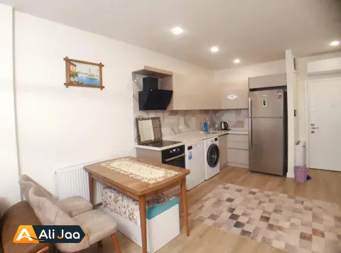 آپارتمان دوخوابهٔ نوساز در شیشلی، ۳ دقیقه تا مترو و جواهیر — عکس ۶