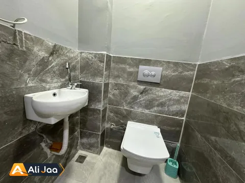 آپارتمان سه‌خوابه با بالکن و ویو در شیشلی، یک دقیقه تا جواهیر — عکس ۱۶